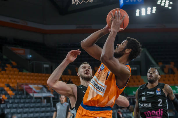 在进攻端增 在进攻端增