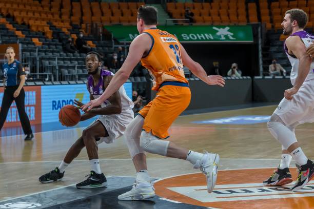 你需要我继 你需要我继